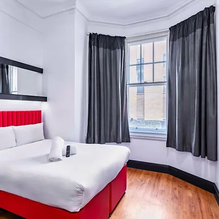 Easyhotel Newcastle-3